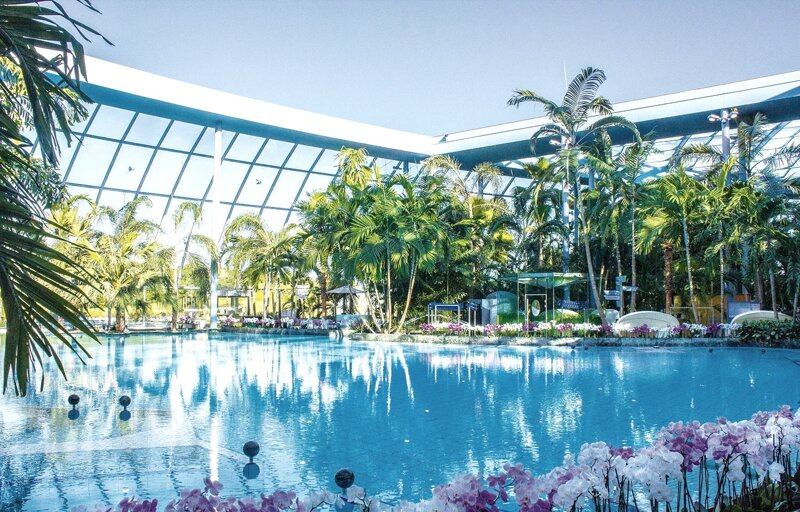 therme mit offenem Dach