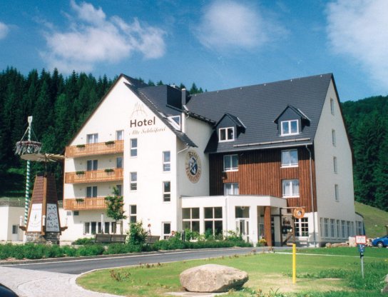 Hotel aussen Sommer1