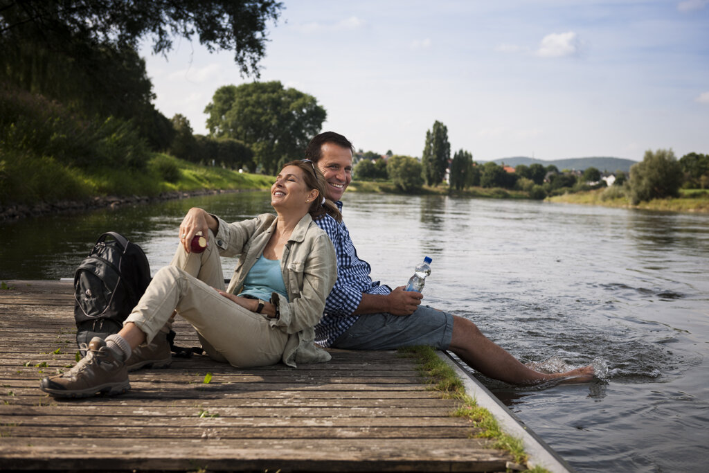 Pärchen am Seeufer, Picknick am See