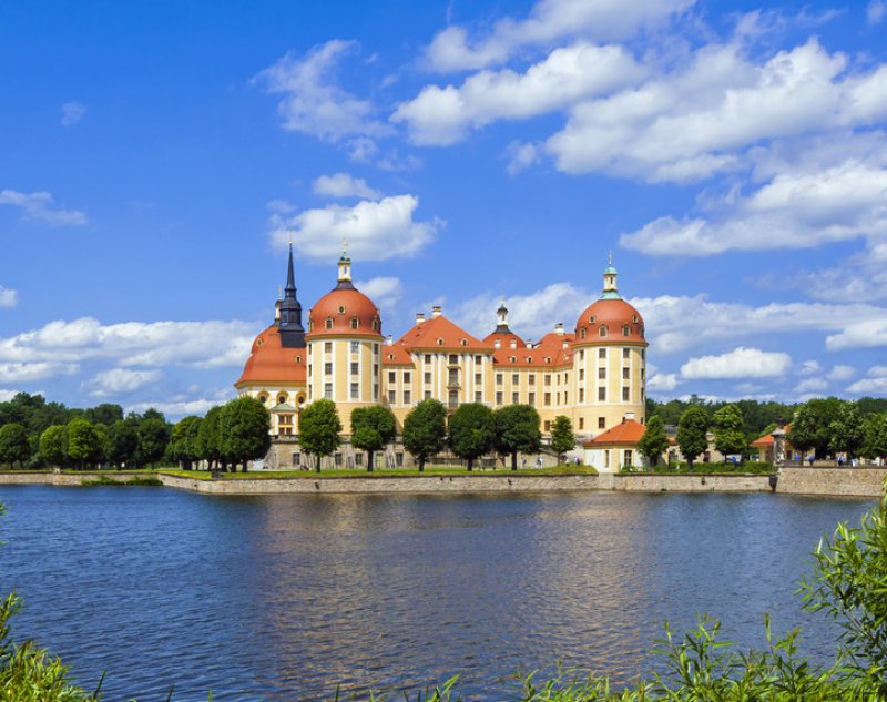 Schloss Moritzburg von weitem