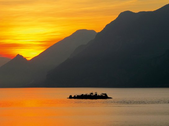 Gardasee Sonnenuntergang 2 ohne c pixabay