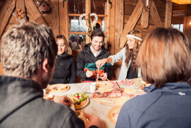 TVBStubaiTirol AndreSchoenherr Hut Atmosphere 04 300dpi print