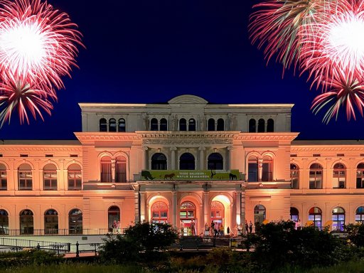 Palmen im Winterlicht und Silvester in Neon-Farben