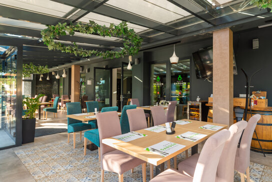 Terrasse mit Überdachung