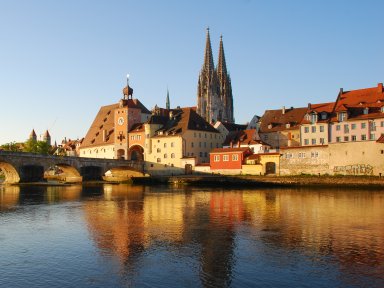 Kurzurlaub Regensburg - Dom, Steinernen Brücke & Mittelalterflair