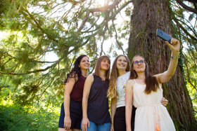 Selfie Mammutbaum 01 © Mathias Hollerbach