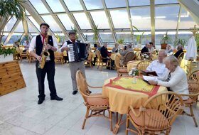 Dach Café - Live Musik1