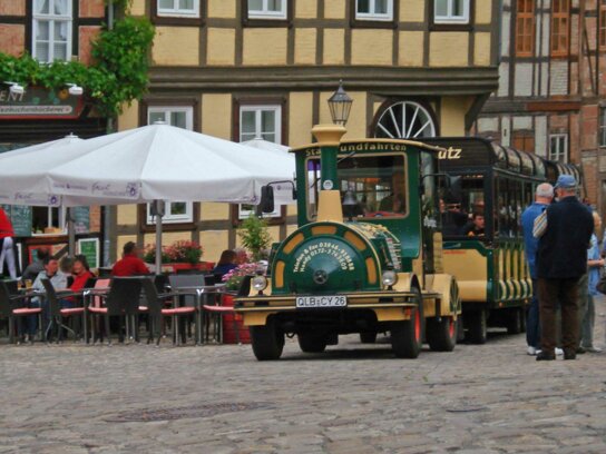 Bimmelbahn vor Käsekuchen Vincent