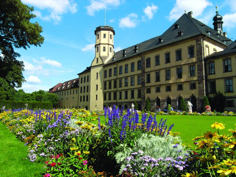Stadtschloss und Schlossgarten Fulda im Sommer