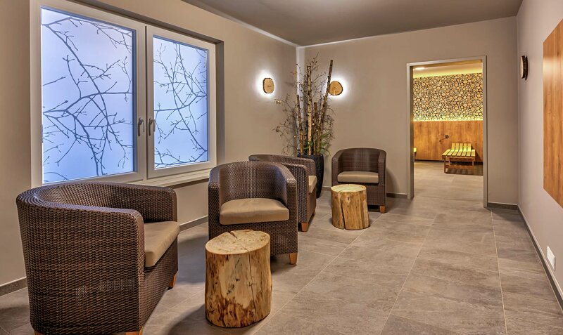 Saunaliunge mit Sesseln