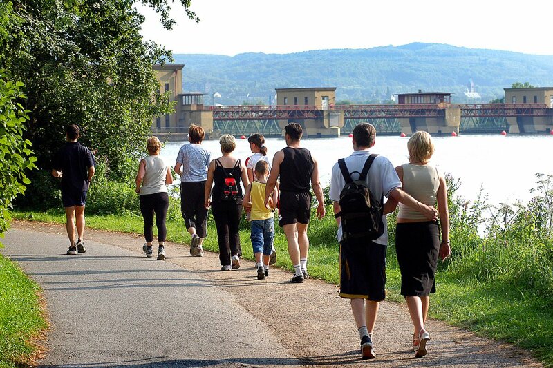 Spaziergänger am Hengsteysee