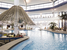 Thermalaktivbecken-mit-Poolbar c Siebenquell GesundZeitResort