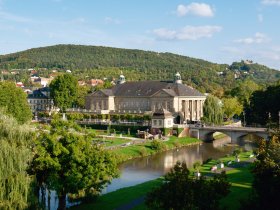 Blick auf den Regentenbau (c) Bayer. Staatsbad Bad Kissingen GmbH Foto Heji Shin