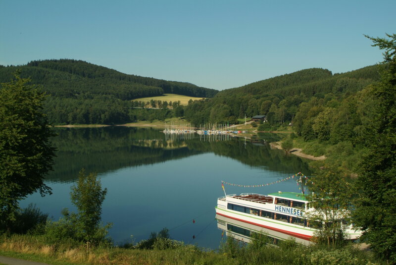 Hennesee mit Schiff