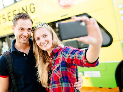 Hop On, Hop Off: im Bus bequem durch Wien