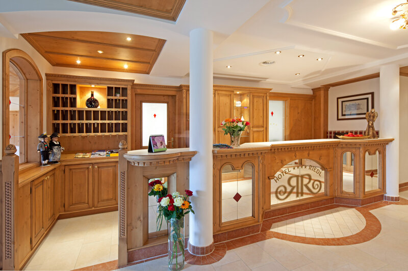Rezeption des Hotels Riedl