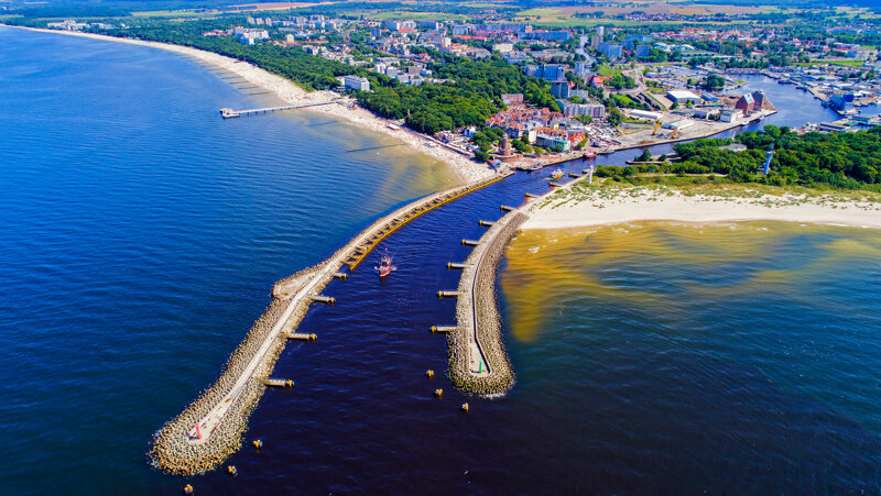 Kołobrzeg aus der Vogelperspektive – Kurort an der polnischen Ostsee