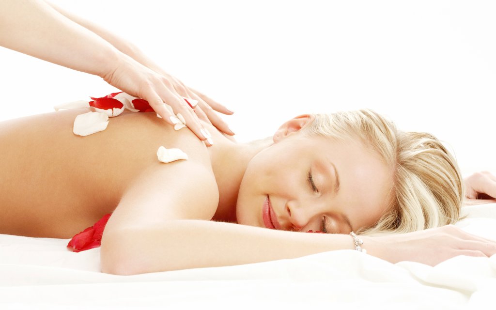 Frau bei der Massage