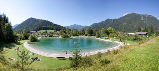 Badesee Waidring c Kitzbüheler Alpen Pillerseetal
