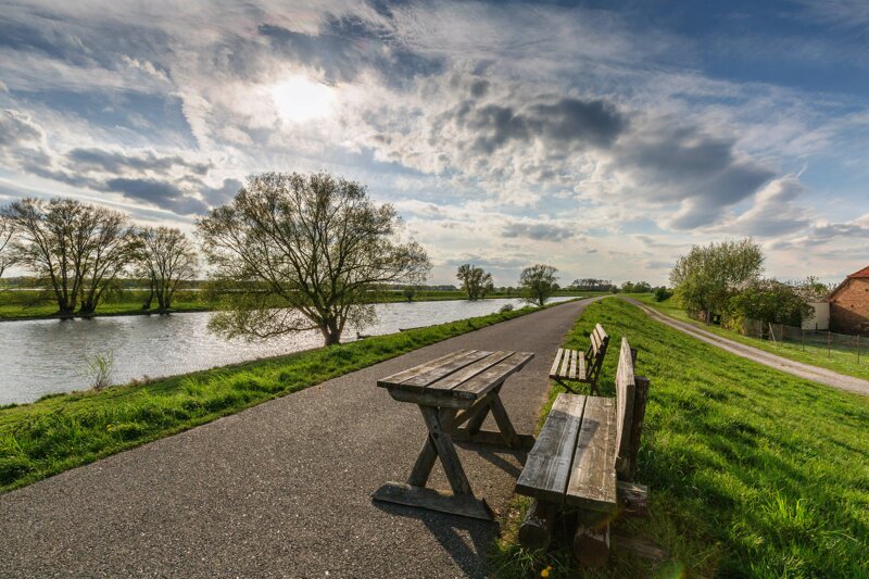 Bank mit Aussicht außerhalb von Prignitz