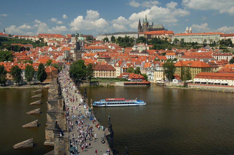 Karlsbrücke Prag – Ansicht der historischen Steinbrücke