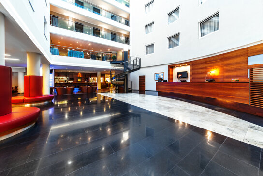 Rezeption mit offener Lobby