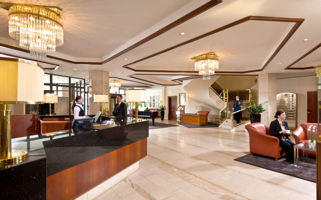 Maritim Bad Homburg Lobby Rezeption