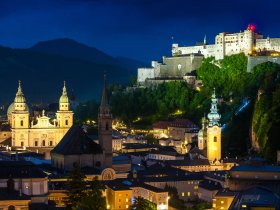Stadtansicht mit Blick auf die Festung- Salzburg Tourismus