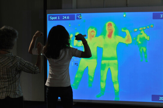 Sonderausstellung Manometer im phaeno,heisse Braut cooler Typ, Foto Technorama