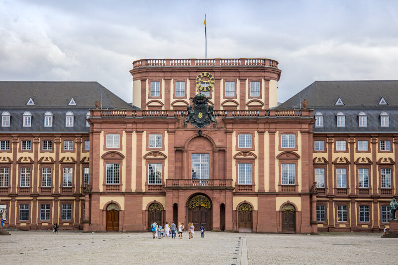 Barockschloss Mannheim Ehrenhof und Hauptfassade