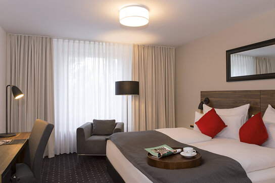 M Zi 221 Sup BH 4024 4c c Victor's Residenz, Barbara Heinz