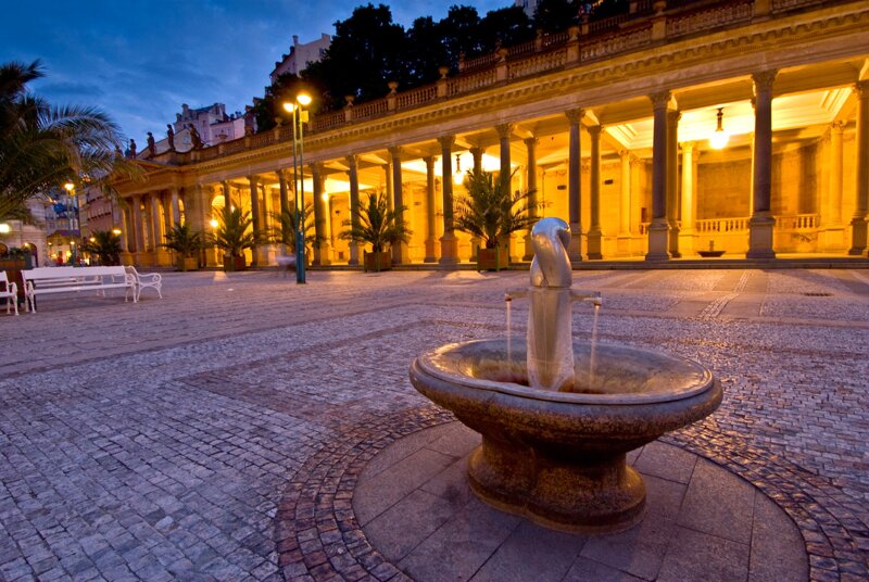 Brunnen vor den Kolonnaden