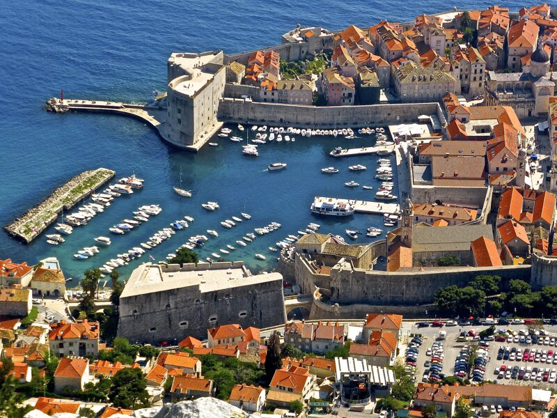 Dubrovnik Hafen von oben – Altstadt und Adriaküste