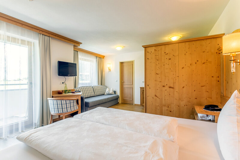 Doppelzimmer im Hotel Riedl mit Sitzecke
