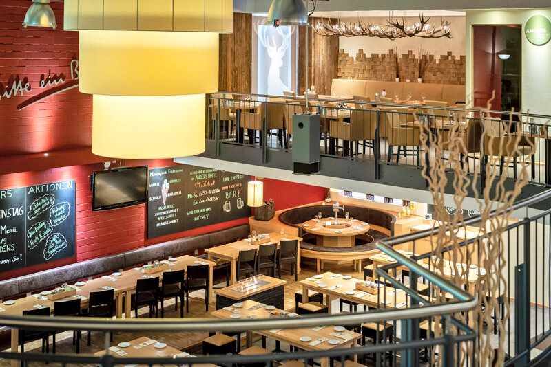 Restaurant mit zwei Ebenen