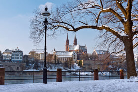 Winterstimmung am Rhein in Basel c Basel Tourismus