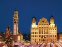 Advent, wo Engel vom Rathaus herabschweben