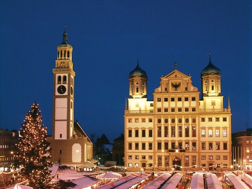 Advent, wo Engel vom Rathaus herabschweben