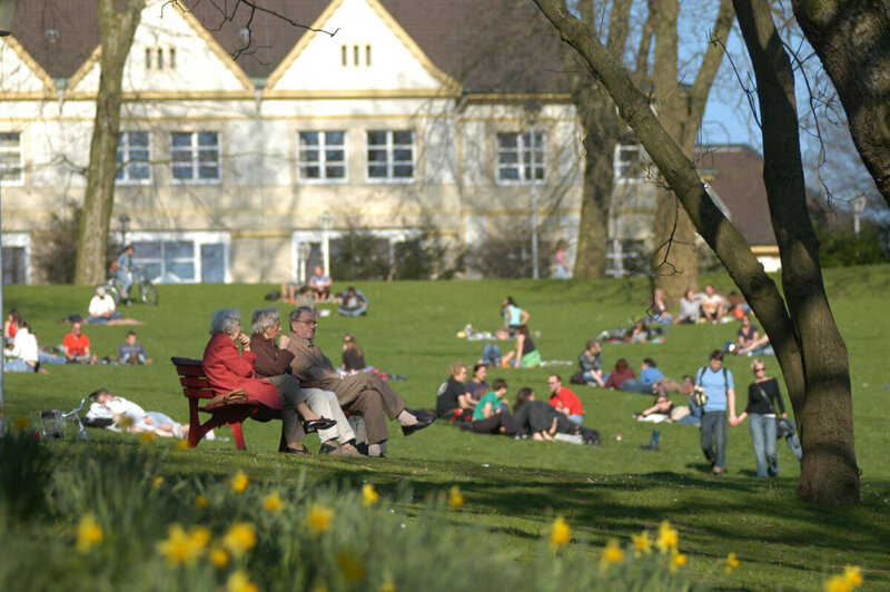 Menschen im Stadtpark