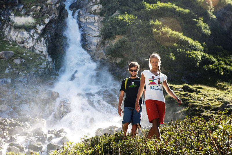 Wandern im Stubaital Tirol – Bergpanorama mit Tiroler Almwelt