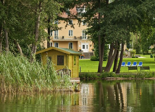 BEST WESTERN Seehotel Frankenhorst Außenansicht mit Seesauna