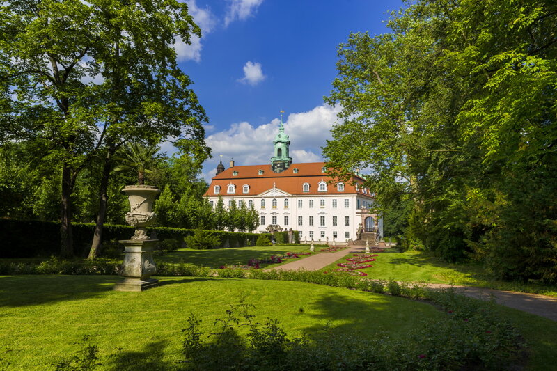 Schloss Lichtenwalde mit Garten