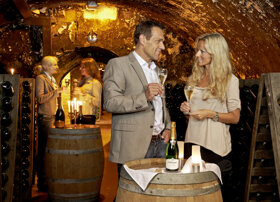 Verkostung bei Geldermann im Gewölbekeller C Breisach-Touristik