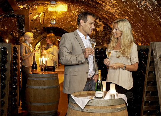 Verkostung bei Geldermann im Gewölbekeller C Breisach-Touristik