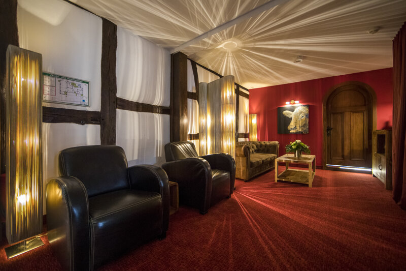 Lobby in Schwarz und Rot