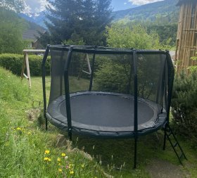 KINDER TRAMPOLIN