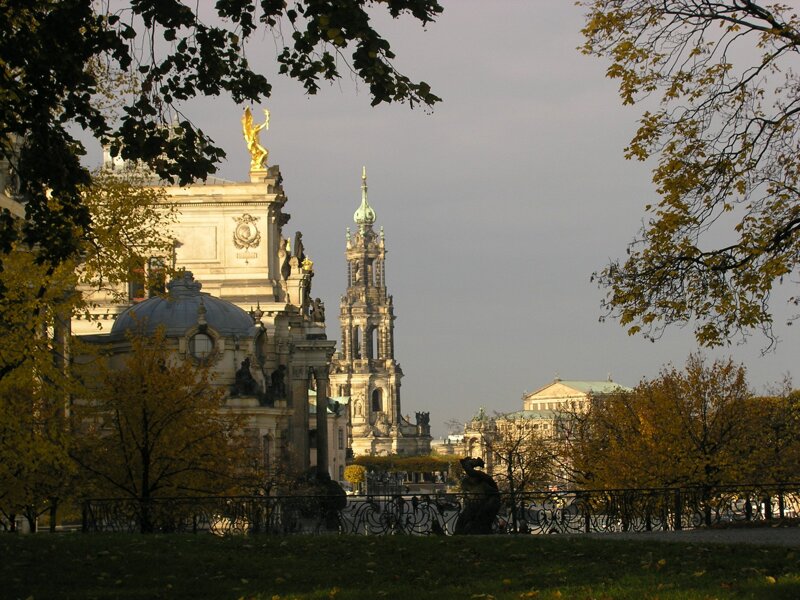 Blick auf die Kathedrale vom Brühlschen Garten