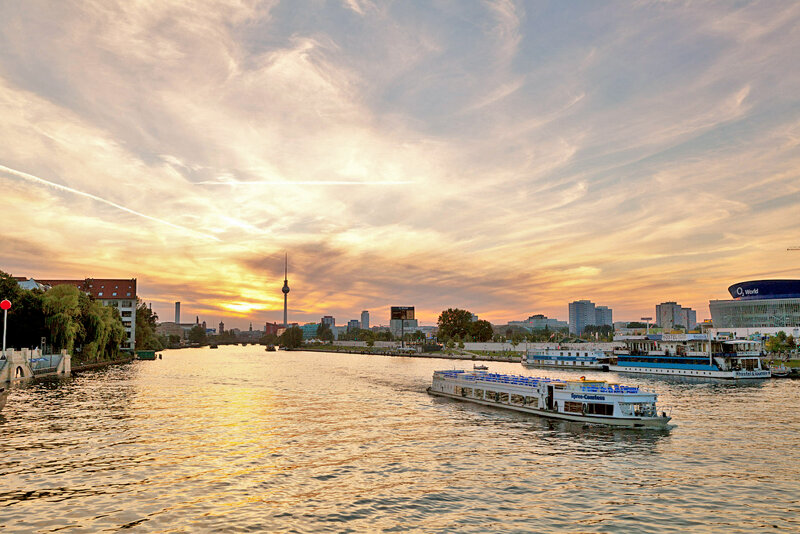 Berliner Spree mit Blick auf den Fernsehturm
