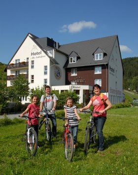 Hotel aussen Sommer4