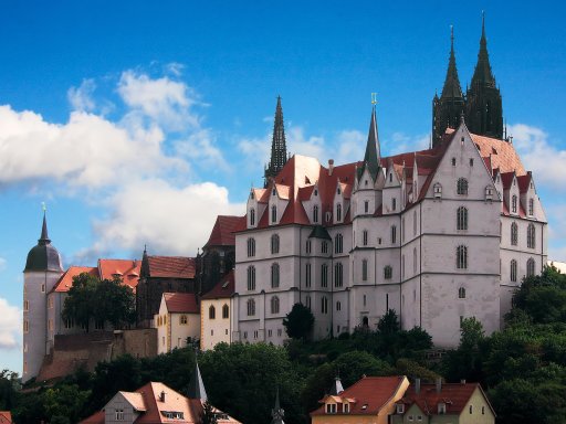 Altstadthotel, Eierschecke und das erste Schloss